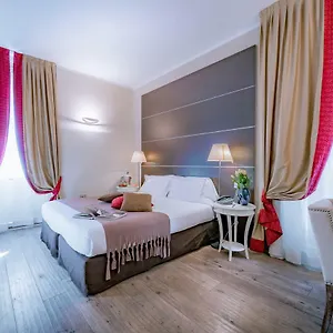 Townhouse 33 Отель Милан